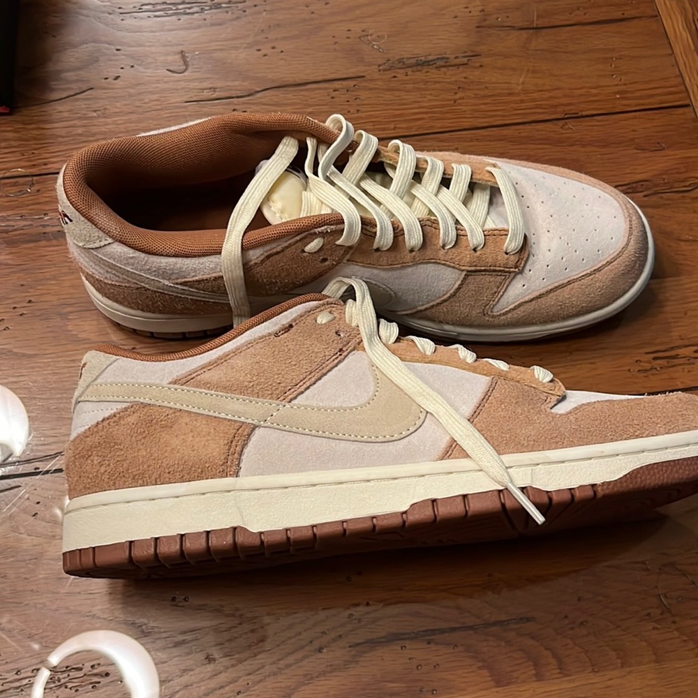 nike dunk low medium curry, size 11, slightly used